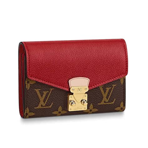 small wallet louis vuitton.